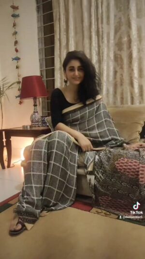 Dania Enwer Instagram - Wearing @mainkhudaar saaris