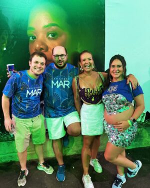 Daniela Boaventura Instagram - Ah o carnaval! ❤️ 
Amanhã tem desfile das campeãs. Infelizmente sem o Salgueiro que fez por merecer o retorno à avenida sem dúvida alguma! Maaaaaaaas o show tem que continuar e o @camaroteexplodecoracao vai estar de pé e esperando por você.