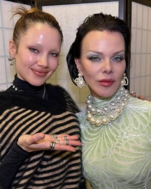 Debi Mazar Instagram - London fashion week! 
What fun I had!💯❤️
Stepped into a role of a TV home shopping host ,aging out, and having a nervous breakdown on live TV. 😬😬😬 So campy !
 Thanking Laura (the writer)
 & Raffe for his direction ..and Phil.
Thankyou for having me @completedworks ! 
So modern & feminine!
Thankyou to everyone who helped me to create this character! Big love to @isamayaffrench who I’ve manifested to do my makeup ,who btw reminds me of my younger self ! the cojones ! Her brand is beyond.❤️
To  @completedworks @annajewsbury whose designs are fantastic !I felt like a modern queen at a fantastic price point!
❤️ So honored to represent
love to my hair @keiterada and costume designer  @rachelbakewell 
Lucy: Aine O’Leary / @aineolearyy
Writer: Laura Waldren @laurajwaldren
Director: Raffi Chipperfield @household.pictures
Art Director: Ekaterina Bazhenova-Yamasaki @yekate
Stylist: Rachel Bakewell /@rachelbakewell 
Set Design: Hollie Bowden Interiors @holliebowden 
Nails: Saffron Goddard / @saffrongoddard 💅🏼 
Photographer: Jenny Li / @_jenny_li_ 
And to my agency @curtisbrowntalent ❤️
It was a blast!