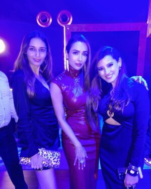 Deiya Sindhi Instagram - Day 1 of the @llwindia Ajio Luxe Weekend unfolded in the most refined way. @purefacets  @suzkr , showcased exquisite jewellery that captured the essence of sophistication, while a chance encounter with @imeshadeol added a touch of charm to the experience✨ 
@tudorwatch @timeavenueindia ‘s impeccable craftsmanship in watches, presented by @rizwanbachav was a masterclass in luxury⌚ 
The @tyaanijewellery fashion show redefined elegance, blending timeless tradition with bold innovation on the ramp💍✨ 
The evening culminated with @kunalrawalofficial ‘s after-party, an unforgettable celebration of style and energy, marking the perfect end to an extraordinary day🥰✨

#ajioluxeweekend #invited #purefacets #tudors #event #tyaanijewellery