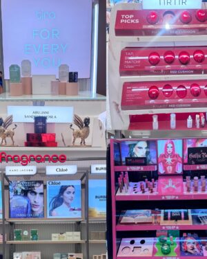 Deiya Sindhi Instagram - Celebrating the grand launch of @tirabeauty at @phoenixpalladium —your one-stop destination for all things beauty and luxe! 💄✨ From iconic skincare and makeup to luxury fragrances, this store is a dream for every beauty lover. Hosted by the loveliest @monaj75 , the night was all things glam, and of course, always a pleasure catching up with the Bollywood Wives and the prettiest @kiaraaliaadvani ! 💎✨ 

#TiraBeauty #BeautyLuxe #PhoenixPalladium #GlowWithTira #LuxuryBeauty