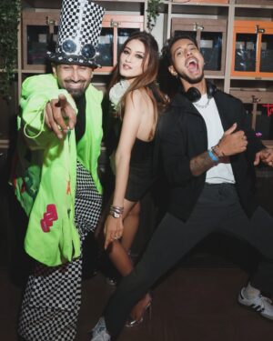 Deiya Sindhi Instagram - What a WYLD WYLD Night !!! All the crazy mad-hatters under one roof celebrating the annual @getwyld.in madhatters ball at the amazing @qeybombay powered by my favourite fashion house @savana 🤍

The decor, the cocktails, the food, the music and the Company.. everything was beyond amazing!!

Thank you so much @kingofclubsin for having me and making me a part of an EPIC  night ! 

P.S. No points for guessing where the outfit is from 😉 
Venue- @qeybombay
