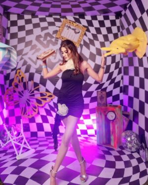 Deiya Sindhi Instagram - What a WYLD WYLD Night !!! All the crazy mad-hatters under one roof celebrating the annual @getwyld.in madhatters ball at the amazing @qeybombay powered by my favourite fashion house @savana 🤍

The decor, the cocktails, the food, the music and the Company.. everything was beyond amazing!!

Thank you so much @kingofclubsin for having me and making me a part of an EPIC  night ! 

P.S. No points for guessing where the outfit is from 😉 
Venue- @qeybombay
