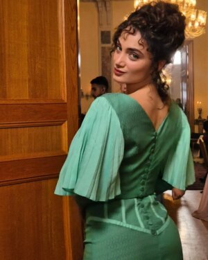 Denise Capezza Instagram - 7.Bölümde neler olacağını öğrenince biz! 
Bu akşam! @nowtvturkiye
#şakirpaşaailesi 
@sakirpasaailesi_