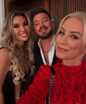 Denise Van Outen Instagram - @tvchoicemagazine awards London ⭐️
@johnny_vaughan66 
@mrscmcguinness & @mrduncanjames 
@melvinodoom 

🥂 @c4gogglebox (Winner) @studiolambert 

Dress - @nadinemerabi 
Shoes -  @tabithasimmons 
Glam -💫 hair & make up @melissabourne 
Photo credit @brett_d_cove
