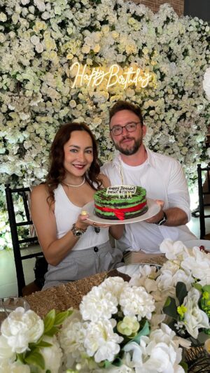 Dewi Rezer Instagram - It’s our birthdays ❤️✨
Such a beautiful day celebrating our birthdays @libertajkt . Delicious food and  beautiful ambiance made for a perfect day. Thanks to @orlinsevents !We felt really happy and blessed to be surrounded by our family and close friends ❤️