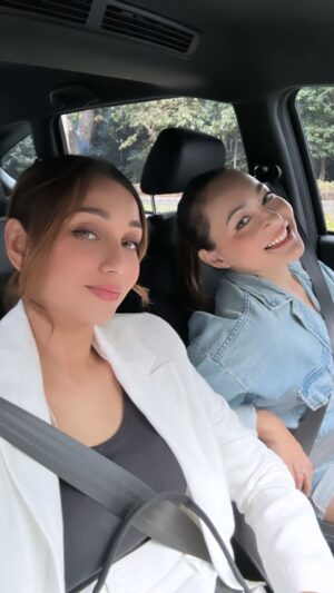 Dewi Rezer Instagram - @rezerdewi and @sairanisar Take Over @karensdinerofficial
#karensdinerjakarta #besties