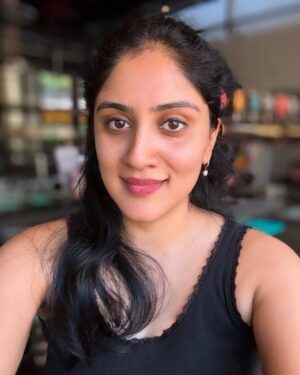 Dhanya Balakrishna Instagram - Vibe check in black! 🎵🎧 #weekend