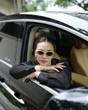 Diana Danielle Instagram - Just when you thought luxury had peaked, Denza D9 said, hold my charging cable ⚡️✨ 
Time to redefine sophistication with a ride that’s as smooth as my morning coffee. Who’s hopping in?

#DENZAD9 #DENZAD9Launch #DENZAMY
#RedefiningSophistication #NewEnergyVehicles”

@denza_malaysia
@bydasiapacific