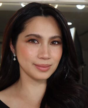Diana Zubiri Instagram - Its me 🖤