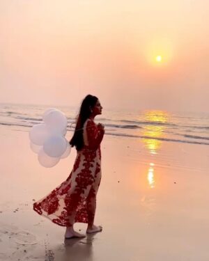 Diljott Instagram - Birthday 2024 by the Beach ♥️🏖️
Surrounded by love, positivity, inner peace and gratefulness💕💖Thank you to my dear family, friends and all of you for making it all the more special and memorable💖💕