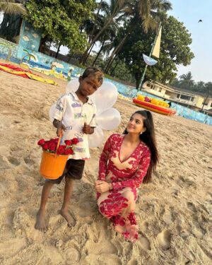 Diljott Instagram - Birthday 2024 by the Beach ♥️🏖️
Surrounded by love, positivity, inner peace and gratefulness💕💖Thank you to my dear family, friends and all of you for making it all the more special and memorable💖💕