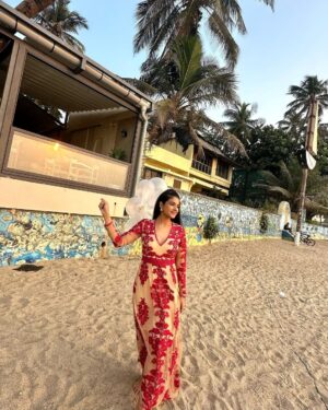 Diljott Instagram - Birthday 2024 by the Beach ♥️🏖️
Surrounded by love, positivity, inner peace and gratefulness💕💖Thank you to my dear family, friends and all of you for making it all the more special and memorable💖💕