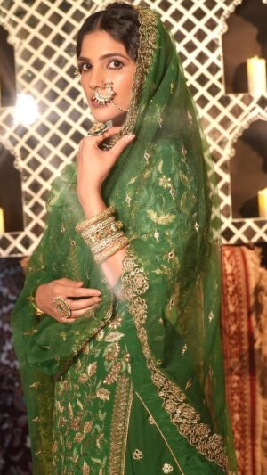 Diljott Instagram - ✨Akhiyan nu rehn de✨
#Naghmein

🎶♥️ @richasharmaofficial 

🎬 @diljott 
@manimuktaajewels