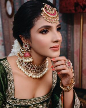 Diljott Instagram - ✨2👸🏻25 ✨

.
Jewels: @manimuktaajewels
Outfit: @kulwinder_nagra
Clicks: @shamsherslens
Makeup: @themakeupbox_byginnie
Hair: @hairartistmika