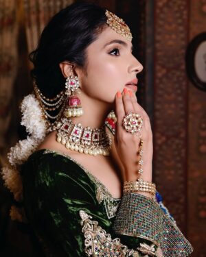 Diljott Instagram - ✨2👸🏻25 ✨

.
Jewels: @manimuktaajewels
Outfit: @kulwinder_nagra
Clicks: @shamsherslens
Makeup: @themakeupbox_byginnie
Hair: @hairartistmika