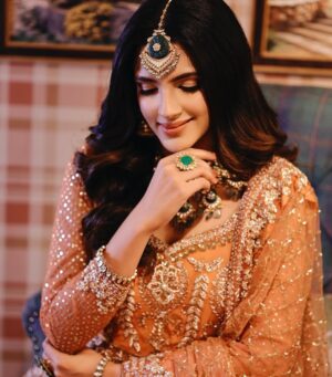 Diljott Instagram - ♥️🕊️Mohabbat🕊️♥️

.
Jewels: @manimuktaajewels
Clicks: @shamsherslens
Outfit: @kulwinder_nagra
Makeup: @themakeupbox_byginnie
Hair: @hairartistmika