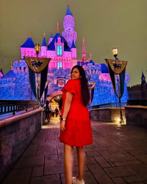 Dimple Harika Instagram - Nothing more magical than this ❤️🧚‍♀️🪄✨

#happiestplaceonearth #disney #disneyland #magical #disneycastle #disneyparks #bucketlist