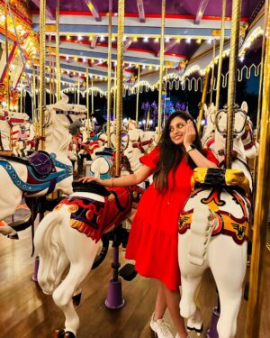 Dimple Harika Instagram - Nothing more magical than this ❤️🧚‍♀️🪄✨

#happiestplaceonearth #disney #disneyland #magical #disneycastle #disneyparks #bucketlist