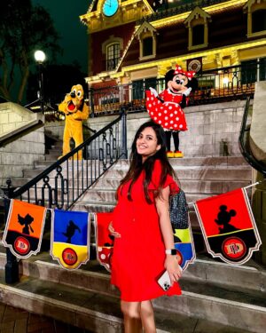Dimple Harika Instagram - Nothing more magical than this ❤️🧚‍♀️🪄✨

#happiestplaceonearth #disney #disneyland #magical #disneycastle #disneyparks #bucketlist