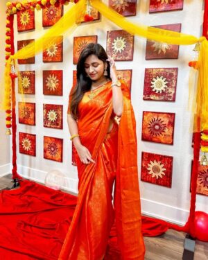 Dimple Harika Instagram - Channeling my inner Telugu ammayi 🪷🧡✨

.
.
.

.
[ Telugu ammayi , Telugu girl , orange saree , traditional moment , saree style , saree , South Indian , Fyp ] 

#teluguammayi #telugu #saree #sareestyle #orangesaree #traditional #feels #austininfluencer #hyderabadinfluencer