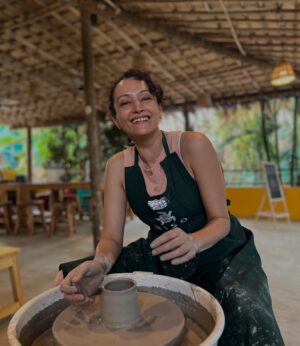 Dipannita Sharma Instagram - The week so far …
##goadiaries #pottery #beach #coffee #greatcompany 

@nikita_rathore09 @houseofniso