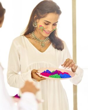 Dissha Pardeshi Instagram - Happy Holi 🌈