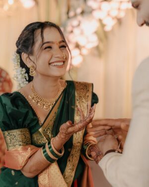 Divya Pugaonkar Instagram - ✨💍♥️🥰
#FromFacebookToPheras ✨

Pictures by @stillphotography.in 
Jewellery by @pngjewellers 
Makeup by @shalakas_makeup_artistry 
Draping by @shwetapandey_makeup 
Hair by @heena_makeupartist7 
Styled by @shalmalee_t 
Mehendi by @kkanchan_mehendi_ 
Socials, Management & PR- @n.i.d.s_ @wechitramedia 
.
.
#DivyAkshay #FromFacebookToPheras #DivyaAkshay #Engagement
