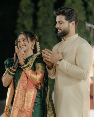 Divya Pugaonkar Instagram - ✨💍♥️🥰
#FromFacebookToPheras ✨

Pictures by @stillphotography.in 
Jewellery by @pngjewellers 
Makeup by @shalakas_makeup_artistry 
Draping by @shwetapandey_makeup 
Hair by @heena_makeupartist7 
Styled by @shalmalee_t 
Mehendi by @kkanchan_mehendi_ 
Socials, Management & PR- @n.i.d.s_ @wechitramedia 
.
.
#DivyAkshay #FromFacebookToPheras #DivyaAkshay #Engagement