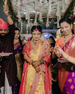 Divya Pugaonkar Instagram - Hello from Mr & Mrs Gharat✨
.
Pictures by @stillphotography.in 
Makeup @madhurikhese_makeupartist 
Jewellery @pngjewellers 
Styled by @blush_bhakti 
Saree Drapping @sareedrapist_arti 
Garlands by @swatiwaghcreation 
Mundavlya @tanuleecreations 
Wedding management @n.i.d.s_ 
Socials & PR @wechitramedia 
.
#FromFacebookToPheras #DivyAkshay #DivyaAkshay #Wedding #Blessed