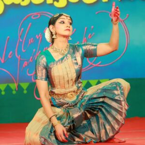 Divyaa Unni Instagram - നെല്ലുവായ് ശ്രീ ധന്വന്തരി ക്ഷേത്രത്തിലെ 
ഏകാദശി മഹോത്സവം 2024
.
ശ്രീമതി ദിവ്യ ഉണ്ണി അവതരിപ്പിച്ച നൃത്തം...
.
.
Dancer : @divyaaunni
Photos : @midhunnelluvaiphotography
.
.
. #NELLUVAI
#nelluvai__dhanwanthari__temple 
#nelluvaidhanwanthari 
#nelluvaya 
#nelluvai_dhanwanthari_kshethra