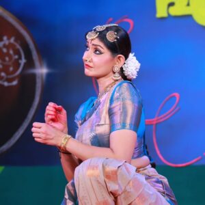 Divyaa Unni Instagram - നെല്ലുവായ് ശ്രീ ധന്വന്തരി ക്ഷേത്രത്തിലെ 
ഏകാദശി മഹോത്സവം 2024
.
ശ്രീമതി ദിവ്യ ഉണ്ണി അവതരിപ്പിച്ച നൃത്തം...
.
.
Dancer : @divyaaunni
Photos : @midhunnelluvaiphotography
.
.
. #NELLUVAI
#nelluvai__dhanwanthari__temple 
#nelluvaidhanwanthari 
#nelluvaya 
#nelluvai_dhanwanthari_kshethra