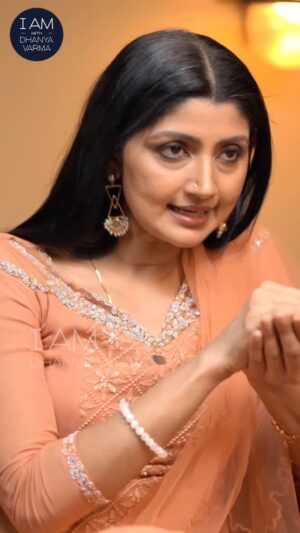 Divyaa Unni Instagram - Congratulations @divyaaunni on your Guinness World record...You have conquered these heights after facing inconceivable odds against you....you are a fighter in all sense of the term.

Like you said Art chooses you..you have been chosen again..may it continue to be so ..

Love and light your way

Watch the entire conversation with @divyaaunni now streaming on our YT channel.
Link in bio and story 

#divyaaunniinterview 
#divyaunni 
#guinessworldrecord 
#mridanganaadam 
#mrigandavision
#iamwithdhanyavarma 
#dhanyavarma 
#bharatanatyam