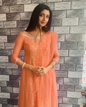 Divyaa Unni Instagram - Outfit @alankaraboutique 
Styling @vasudevan.arun