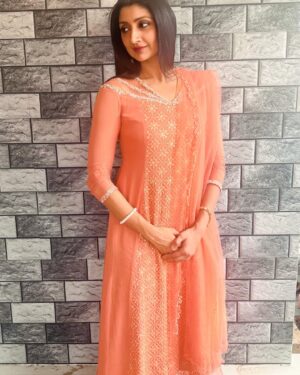 Divyaa Unni Instagram - Outfit @alankaraboutique 
Styling @vasudevan.arun