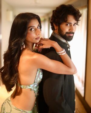 Dolly Singh Instagram - Humko photoshoot se matlab hai boyfriend asli ho ya nakli💀😎 Hi nakli bf @ankushbahuguna 🤣