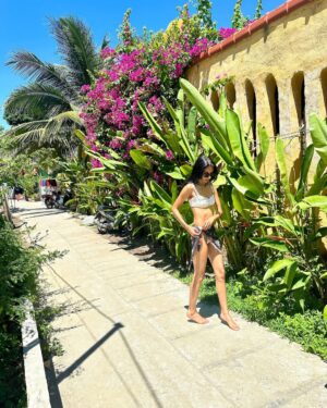 Dolly Singh Instagram - Beach pe ghar dila do bhagwan ji😭
Gosh loved being here with the calm, clean waters. feels aagaye🥰