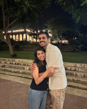 Dolly Singh Instagram - Celebrated this birthday with some of my favourite people on this planet evaaaa! Honestly Im so grateful to have them in my life and feel so loved, my heart aches! 😭😭 

Missed you so much @siddharth93batra 🤧

Had some amazing time at Tijara Fort Palace @neemrana.hotels 🩷 (not a collab)