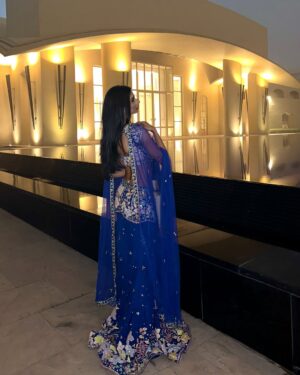 Dolly Singh Instagram - Dilli main shaadi season aur maut ke season ka saath main lutf uthate hue😂 
So much fun at chota bhai @mayankpandey_3 and @shubhangiverma1196 wedding, such sweethearts both of them and so in love! 🧿😭 
@komalpandeyofficial @siddharth93batra being the most beautiful, perfect hosts 🤩
I wore @aisharaoofficial felt like  Jasmine 😍with my honorary bengali babu @manuchaturvedi 😂 
Makeup and hair by my baby @makeupbybinachauhan 🤌🏽
Thank you @quirkbrandconsulting 🩷