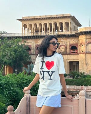 Dolly Singh Instagram - Celebrated this birthday with some of my favourite people on this planet evaaaa! Honestly Im so grateful to have them in my life and feel so loved, my heart aches! 😭😭 

Missed you so much @siddharth93batra 🤧

Had some amazing time at Tijara Fort Palace @neemrana.hotels 🩷 (not a collab)