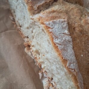 Dolores Redondo Instagram - Si me encontrase una lámpara mágica y pudiera pedir tres deseos a un genio, uno sería "poder comer infinito pan gallego sin consecuencias"
#pangallego #gula #calidade #panderio #panaderíafeijoo