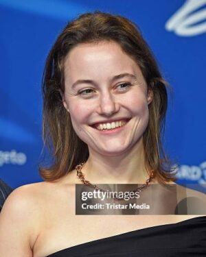 Dominique Devenport Instagram - Berlinale 2025

thank you to the lovely @charlotte.gindreau for the outfit!

Jewellery @pomellato 
Dress @ioannes.eu 
Shoes @jimmychoo 

#berlinale2025 #ardbluehour