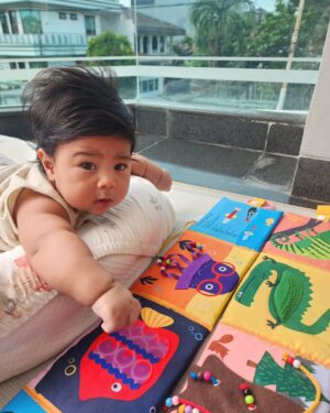 Duma Riris Silalahi Instagram - Hi semuanya... semangatt yaaa.. sebentar lagi libur kok..
#mamacurhat
#juandeo
#3bulan3minggu

Mau pada kemana??