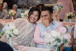 Duma Riris Silalahi Instagram - Ekspresi bantuin jawab Quiz biar teman kita dapat hadiah.. haahahaha... you know who you are.. :)