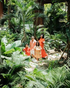 Duma Riris Silalahi Instagram - Liburan singkat,padat,mantaap!!

Sudah jadi kebiasaanku dan istriku @duma_riris untuk selalu kasi waktu terbaik untuk keluarga dan khususnya anak2.Karena waktu ga bisa diulang dan semaksimalnya
Kita selalu hadir buat mereka.

So, kemarin anak2 liburan sekolah seminggu. Langsung kita gas ke Bali walaupun mutusinnya last minute.😁

Kali ini kita milih stay di daerah Sanur tepatnya @themerusanur. 
Asyik dan keren banget hotelnya.  Jadi banyak foto2 deh kita.

Liburan singkat yang berasa sangat singkat. Yang penting Bumil dan anak2 happy😘

Sekarang kita gass kerja lagi.Semangat!!
