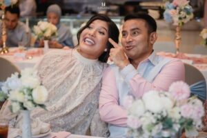Duma Riris Silalahi Instagram - Ekspresi bantuin jawab Quiz biar teman kita dapat hadiah.. haahahaha... you know who you are.. :)