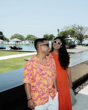 Duma Riris Silalahi Instagram - Liburan singkat,padat,mantaap!!

Sudah jadi kebiasaanku dan istriku @duma_riris untuk selalu kasi waktu terbaik untuk keluarga dan khususnya anak2.Karena waktu ga bisa diulang dan semaksimalnya
Kita selalu hadir buat mereka.

So, kemarin anak2 liburan sekolah seminggu. Langsung kita gas ke Bali walaupun mutusinnya last minute.😁

Kali ini kita milih stay di daerah Sanur tepatnya @themerusanur. 
Asyik dan keren banget hotelnya.  Jadi banyak foto2 deh kita.

Liburan singkat yang berasa sangat singkat. Yang penting Bumil dan anak2 happy😘

Sekarang kita gass kerja lagi.Semangat!!