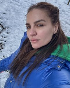 Actress Ebru Akel HD Photos and Wallpapers February 2025