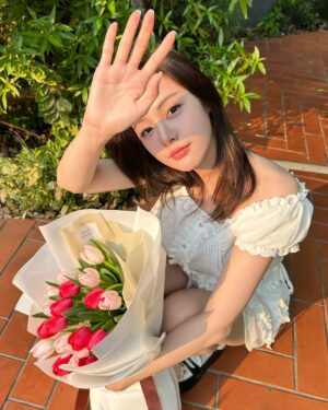 Eisaya Hosuwan Instagram - Happy Valentine’s day นะคะ🌷✨