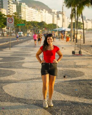 Electra Asteri Instagram - Take me to the beach @imaginedragons 🎵
Location 📍#Rio 
Photo 📸 @ftbletsas 

_______________________________________________

💦Παραλιακός πεζόδρομος Copacabana 

Η παραλία της Κόπακαμπάνα είναι μια από τις πιο φημισμένες στον κόσμο. Το πλάτος  από το κύμα του Ατλαντικού Ωκεανού ως και τον πεζόδρομο, ξεπερνάει τα 150 μέτρα.

🏃🏻‍♀️Ο πεζόδρομος είναι αρκετά πλατύς και διαθέτει και ποδηλατόδρομο, ο οποίος είναι μήκους πολλών δεκάδων χιλιομέτρων. Μάλιστα μπορεί να σε οδηγήσει μέχρι και το αεροδρόμιο της πόλης. 

⚽Αν περπατήσεις την παραλία θα δεις δεκάδες γήπεδα beach volley, ενώ οι ντόπιοι μικροί και μεγάλοι, παίζουν παιχνίδια με τη μπάλα και κυριως ποδοβόλεϊ, ακόμα και μέχρι αργά τη νύχτα.

🌊Στη συγκεκριμένη φωτό είμαι σε μια μοναδική ανατολή που ζήσαμε στην Κόπα Καμπανά του Ρίο. Μαγική! 

_______________________________________________

#HappyTraveller #TravelGirl #TravelTheWorld #WithYou #TravelMore #TravelShow #Brazil #Copacabana